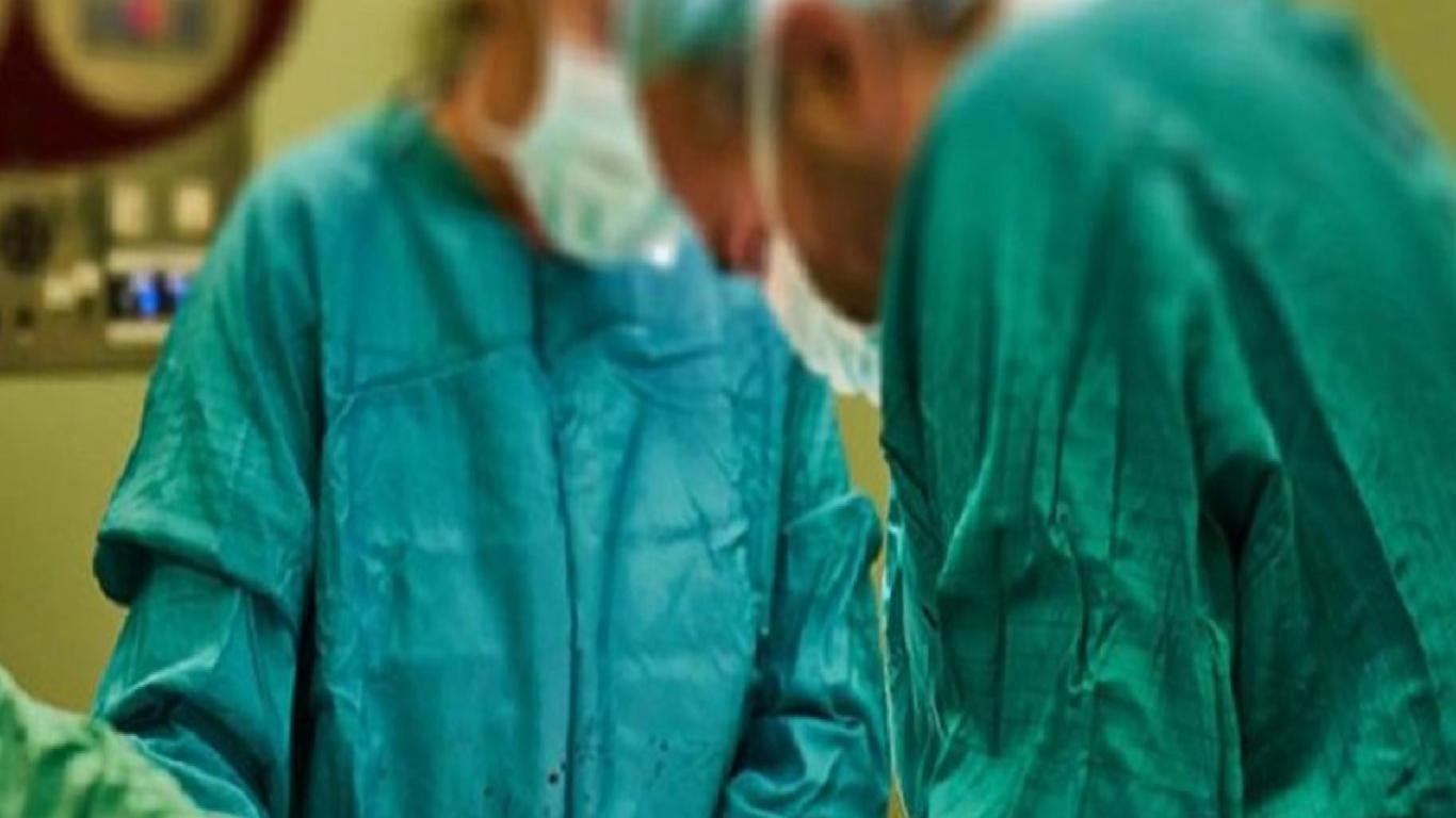 The argument that the patient died because his liver was removed instead of his spleen during surgery was brought to court